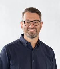 Michael Schuster's Instagram, Twitter & Facebook