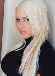 Bobbi Anne's Instagram, Twitter & Facebook