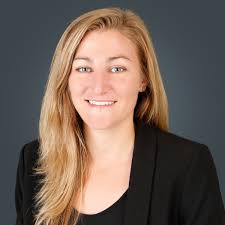 Danielle Hennessey's Instagram, Twitter & Facebook