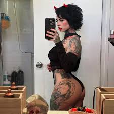 OnlyFans – TikTok – Instagram – @beezzgarden – Nude - Photo 2 | The  Fappening Leaked Photos
