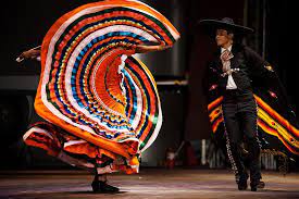 A Couple Performs A Traditional Mexican Dance On The Stage At Seoul Plaza In Front Of Seoul City Hall Mexican Culture Traditional Mexican Dress Mexican Dance