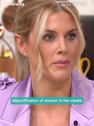 Suzanne Dore's Instagram, Twitter & Facebook