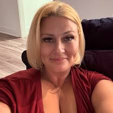 Ashley Hovis in people