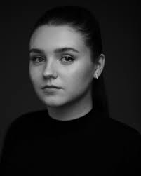 Kyra Holmes's Instagram, Twitter & Facebook