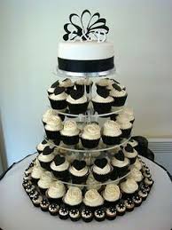 Mariage Noir Le Mariage Noir Et Blanc 799602 White Wedding Cupcakes Cupcake Tower Wedding Wedding Cake Photos