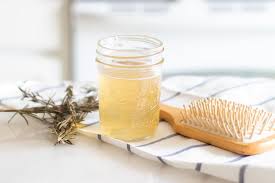How to use homemade apple cider vinegar hair rinse you can use this amazing diy apple cider vinegar hair rinse after washing your hair with your regular shampoo and after using your conditioner. Diy Apple Cider Vinegar Hair Rinse Our Oily House