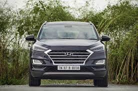 Read our experts' views on the engine, practicality, running costs, overall performance and more. New Bs6 Hyundai Tucson Diesel Auto Price Features And Driving Impressions Autocar India