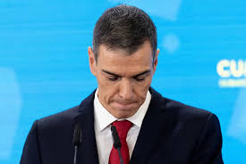 Sánchez pierde contra la lona de Hazte Oír: la juez no ve indicios de 'relevancia penal'