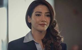 ⭐️ Aybüke Pusat quien tiene un papel principal en la serie Teskilat de TRT1  fue expulsada del elenco y despedida del canal, por su apoyo al paro  general que han convocados en