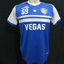 Warna baju bola terbaru untuk seragam tim kamu. 10 Tren Baju Futsal Keren Terbaru 2018 Untuk Menunjang Performa Kamu