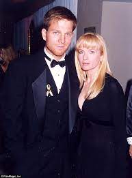 Ryan o'neal's son patrick has broken up with actress rebecca de mornay after almost 10 years together. Risky Business S Rebecca De Mornay With Lookalike Daughter Daily Mail Online