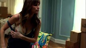 Postado por cultpop+francofonia às 15:11. Lake Bell Cleavage In How To Make It In America S02 E02 Youtube