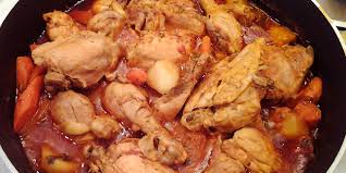 Sazonar el pollo con la cebolla, el ajo majado, el aji y la sal. Receta Para Hacer Pollo Guisado De Guatemala Aprende Guatemala Com