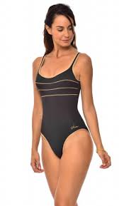 Intemporel, indémodable, universel, le maillot de bain une pièce est le maillot de bain que l'on retrouve chaque ou bien, des maillots de bain 2 pièces exotiques et tendance. Maillots De Bain Livia Maillot De Bain 1 Piece Mellerio Acklins Bleu Vetements Hovdenhoyfjellsenter No