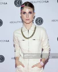 Hayley Williams 2019 Pink Blue Hair Good Dye Young Beauty Con La Aug 11 Hayley Williams Paramore Hayley Williams Hayley Williams Style