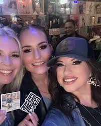 🖤 CASEY SAVAGE 🖤