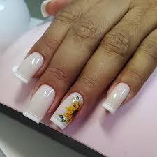 Além de sua versatilidade, o sucesso da manicure francesinha também se deve. Unhas Decoradas De Girassol Dicas Modelos E Tutoriais