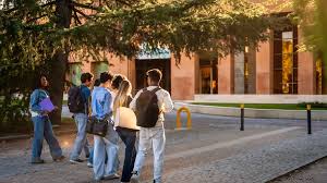 International applicant numbers tumble on Common App