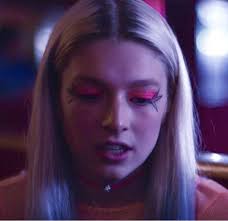 A scroll through makeup artist doniella davy's instagram feed yields a showcase of all the kaleidoscopic makeup looks she's created for the first season of. Pin By Quinn On That S Showbiz Baby Makeup Looks Euphoria Beauty