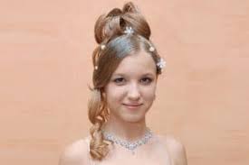 Add some color to hair with a twist for your quinceañera. Quinceanera Hairstyles Hairstyle Stars