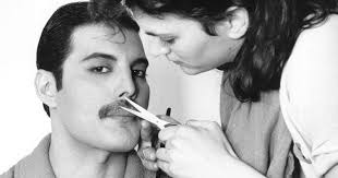 Freddie mercury the lead singer of queen and solo artist, who majored in stardom while. Freddie Mercury S Body Was So Badly Affected By Aids That He Lost Most Of His Foot During His Final Days Meaww
