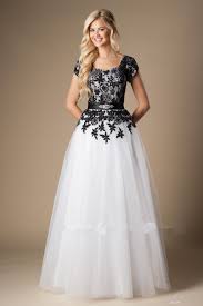 Black And White Long Gown With Sleeves 2015 Black And White Long A Line Modest Prom Evening Dresses With Sleeves Lace Appliques Tulle Floor Length Sim Prom Dresses Modest Prom Dresses Modest Dresses