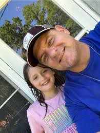 Hi Everyone! I am in the middle of a blueprint project and I need help  turning my den into a mini salon! Anyone that paint ,fix walls, floorin and  a electrician you