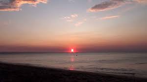 Petersburg (rusia), helsinki (finlanda), stockholm (suedia) şi oslo (norvegia), aflate la mai puţin de 800 km distanţă de cercul polar, iarna este lumină doar şase ore pe zi. Rasarit De Soare La Mare Youtube