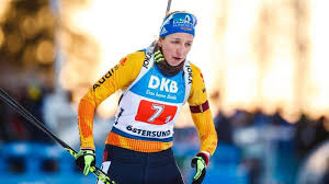 März 1994 in wasserburg am inn) ist eine deutsche biathletin. Biathlon Franziska Preuss Sprintet Knapp Am Podest Vorbei