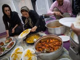 Jan 24, 2019 · if you could invite anyone to dinner, who would you choose? What People Eat For Dinner Around The World The Independent The Independent
