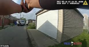The shooting marks 16 officers shot at during the last 15 months, according to ap news. Moment Two Chicago Police And Suspects Are Shot At Point Blank Range In Alley Revealed Fr24 News English