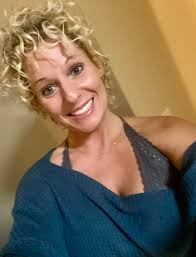 What kind of gift to give a professor for graduation?