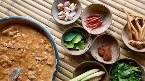 Unsere Reisetraume Thai Spezialitaten Zum Nachmachen Die Thailandische Kuche Vereint Einflusse Der Kochkunst In 2020 Rezepte Thailandisches Essen Lebensmittel Essen