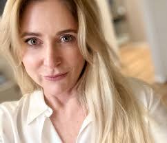 LOVE, LOSS, AND NEW BEGINNINGS: A MONTH IN KYIV It's been emotional. Living  in Kyiv for my first month was shocking in ways I did not expect. I was  born in a