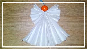 Eine einfach und doch sehr wirkungsvolle weihnachtskarte mit sternen. Bastelideen Basteln Tischdeko Servietten Falten