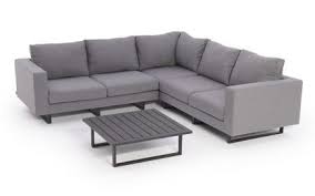 Das leder hält mehrere jahre, während ihre kissen verschleißen bringen und daher ersetzt werden müssen. Wetterfeste Gartenmobel Ein Entspannter Sommer Im Garten Verbringen Melody Gartensofa Grau