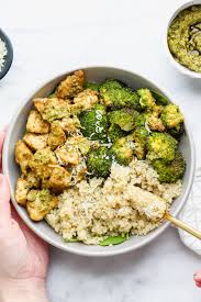 Chicken Pesto Quinoa Bowl Recipe In 2020 Quinoa Recipes Healthy Quinoa Recipes Easy Quinoa Recipes Dinner