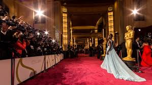 \ bis zu 30% reduziert rote teppiche online kaufen bei otto » große auswahl top service top marken ratenkauf & kauf auf rechnung möglich » jetzt bestellen! Warum Ist Der Rote Teppich Rot Feature Frame