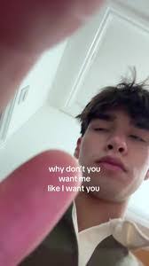 Michelle Ozan's Instagram, Twitter & Facebook