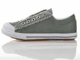 Grand choix de baskets enfants de couleurs variées, tantôt vives et bariolées, tantôt à l'effigie de leur héros préféré, ou plus sobres. La Redoute 4 Garcons Trouvez Chaussure A Votre Pied Elle