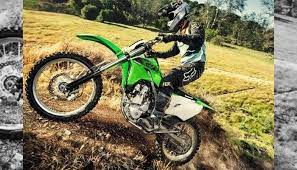 Modifikasiimotorr.blogspot.com menyajikan lengkap berita otomotif motor, foto modifikasi motor, gambar modifikasi motor sport yamaha honda suzuki kawasaki, modif modifikasi motor bebek keren terbaru. Modifikasi Kawasaki Klx Back To Offroad