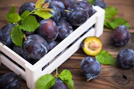 La mirabelle est généralement d'un jaune tirant sur l'orangé mais peut parfois être pointillée de rouge. Tout Savoir Sur Les Prunes