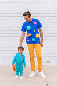 That's right it's time to blast off into outer space in this easy diy no sew spaceship costume. Diy Space Family Costume Studio Diy