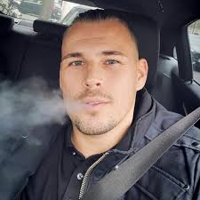 Stream Robert van Evans music