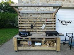 Realisation D Une Cuisine D Exterieur En Palette Integrant Plancha Et Barbecue Cuisine Exterieur Meuble Cuisine Exterieur Mobilier Exterieur En Palettes