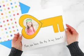 As a close to my heart consultant, i have learned many ways to preserve memories, share happiness, and leave heartprints in whatever i do. Key To My Heart Card Kids Valentine Craft The Soccer Mom Blog