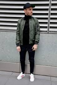 Comment Porter Un Col Roule Conseils Pour Homme Psm Habillement Homme Vetements Homme Bomber Jacket