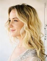 Lara Clifton's Instagram, Twitter & Facebook