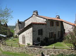 Chambre 2 avec 1 lit 2 personnes et 2 lits gigognes, salle d'eau privative et wc indépendant. Cantal Temps Chambres D Hotes Zimmern Rouffiac Cantal Auvergne
