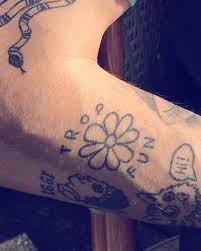 22,892 total views, 56 views today. Elvis Romeo Tatoo Romeoelvis Romeo Elvis Tatouage Elvis